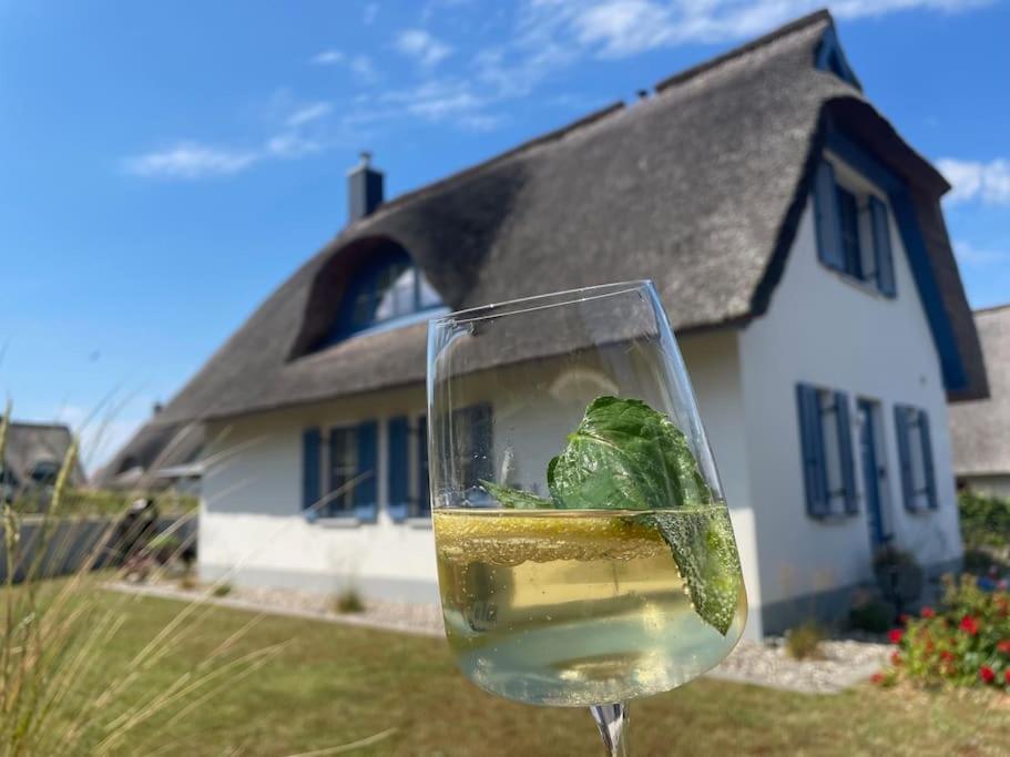 Reetdachhaus Seasons Mit Kamin & Sauna Groß Schwansee Zewnętrze zdjęcie